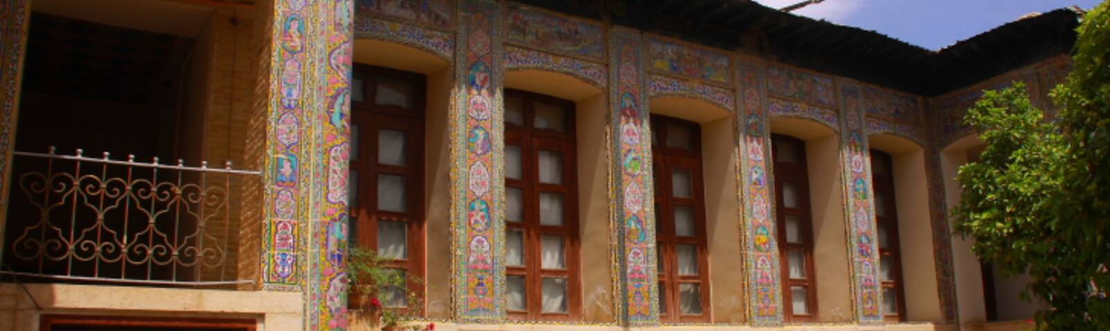  خانه صالحی(موزه لباس های سنتی و آیینی ایران)
